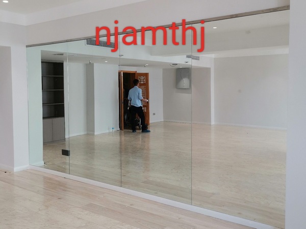 六合健身房镜子