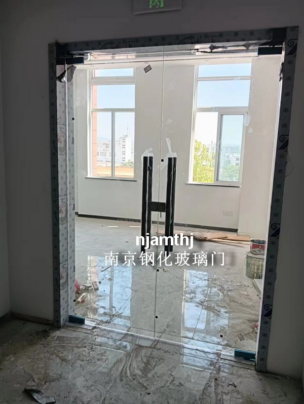 南京门面房玻璃门安装