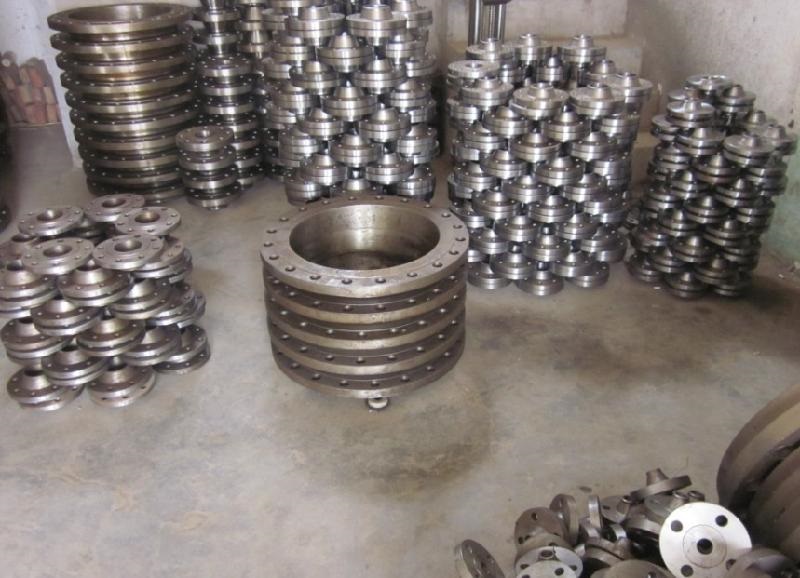 专业生产大型法兰