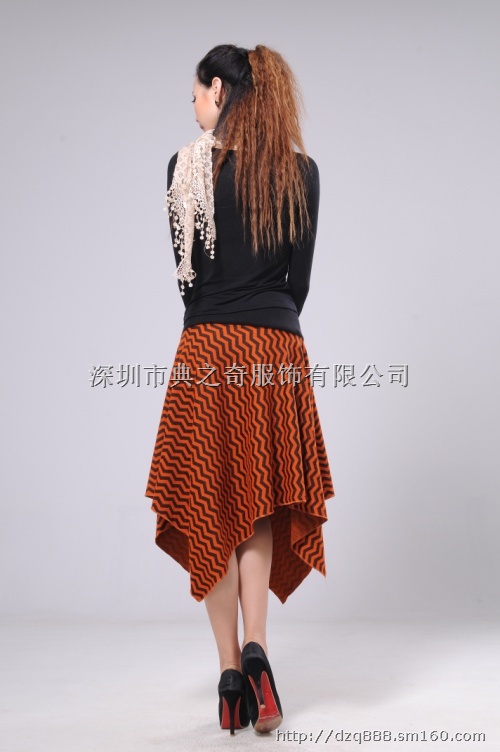 秋冬新款女装撞色羊绒呢子不规则荷叶边大摆条纹半身裙