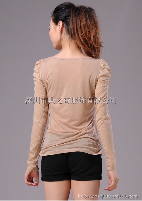 深圳流行服饰字母烫钻抽褶泡泡袖真丝拼接修身T恤