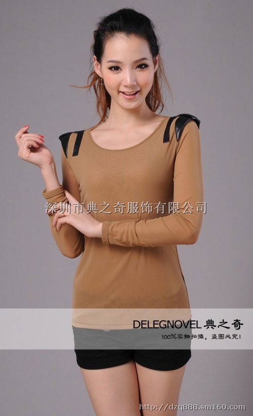 深圳流行服饰羊皮垫肩修身显瘦纯色打底衫长袖T恤