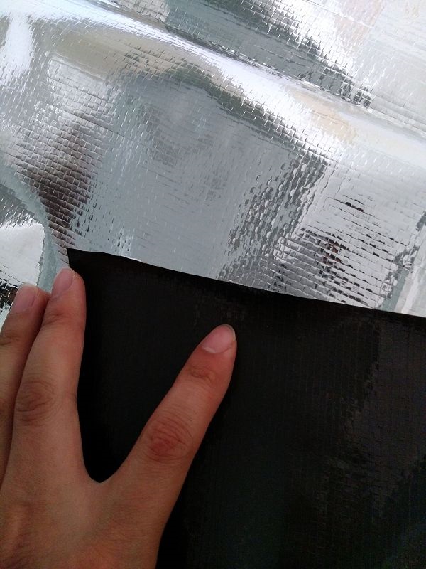 面密度>50g反射隔热膜(D5防水垫层)