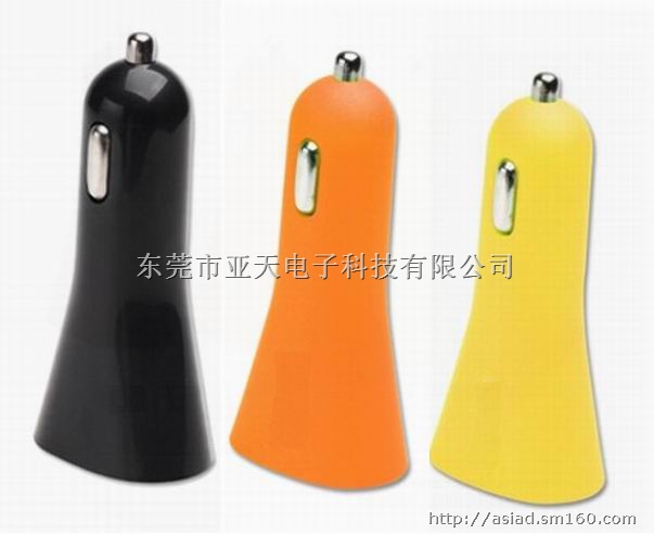喇叭线USB车充 2.1A双USB车载充电器