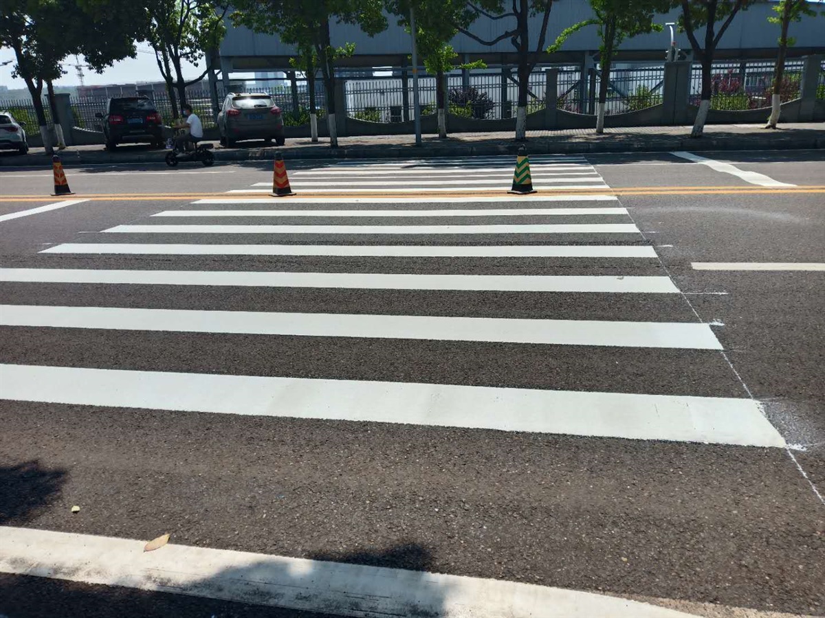 重庆马路划线 云南贵州道路划线 云南贵州公路划线