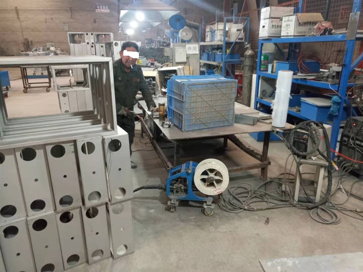 不锈钢水表箱多少钱、成都不锈钢水表箱价格可咨询我们