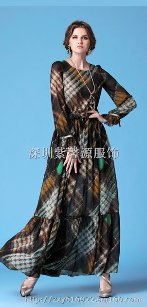 奥拉摩达专柜新款女装到货,库存服装批发尾货折扣服装