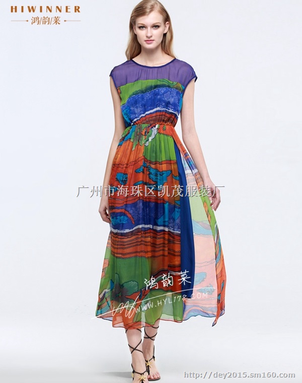 北京鸿韵莱2015新款品牌连衣裙,用款式引爆销量