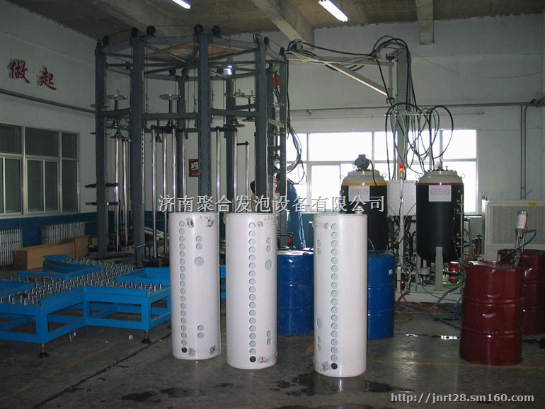 太阳能水箱发泡山西聚氨酯喷涂机聚氨酯高压发泡机