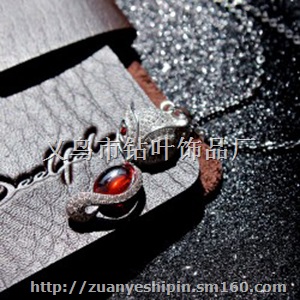 石榴石狐狸吊坠镶锆石女项链锁骨链 七夕情人节礼物