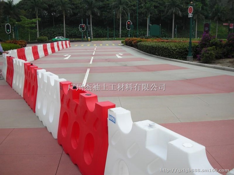 广州杰袖公路隔离专用铁马白云区厂家批发水马铁马