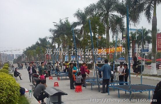 优质电动儿童蹦极 钢架小蹦极 四人蹦极厂家