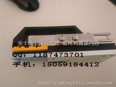 TP4-4131A024M现货 何其能安全开关