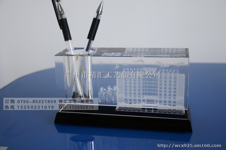 广州水晶内雕纪念品，水晶内雕笔筒礼品，学校纪念品