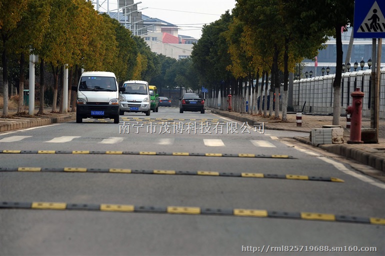 潮州市橡胶减速带，公路减速带减速板，小区专用交通设