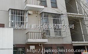 201不锈钢装饰管用在室外会生锈吗