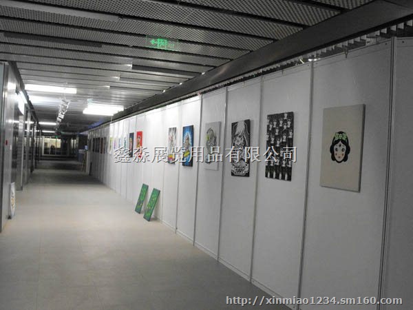 河南展览器材八棱柱摄影展板特价出售，可组装折叠造型
