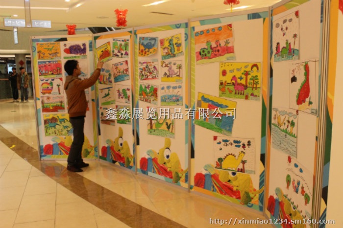 河南展览器材八棱柱摄影展板特价出售，可组装折叠造型