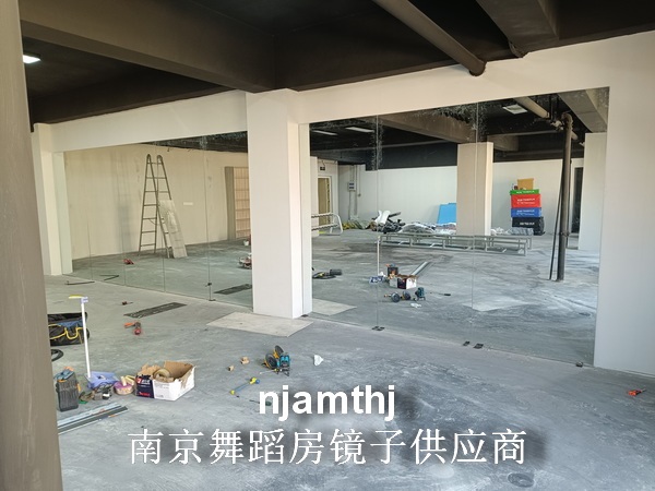 奥体附近健身房镜子安装