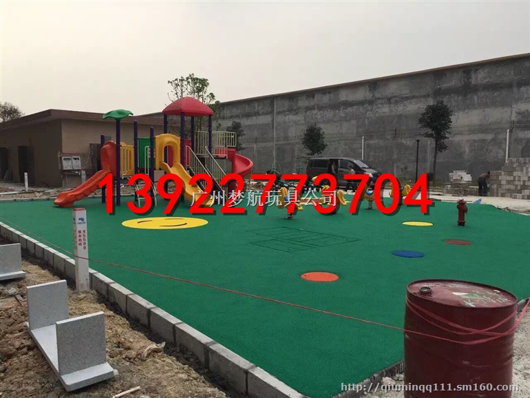 清远小区游乐场橡胶地垫 幼儿园现浇地垫专业施工