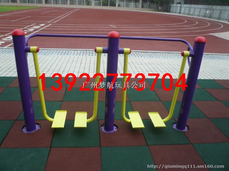 供应健身房塑胶安全地胶幼儿园橡胶地垫