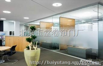 西城区安装玻璃隔断-施工现场