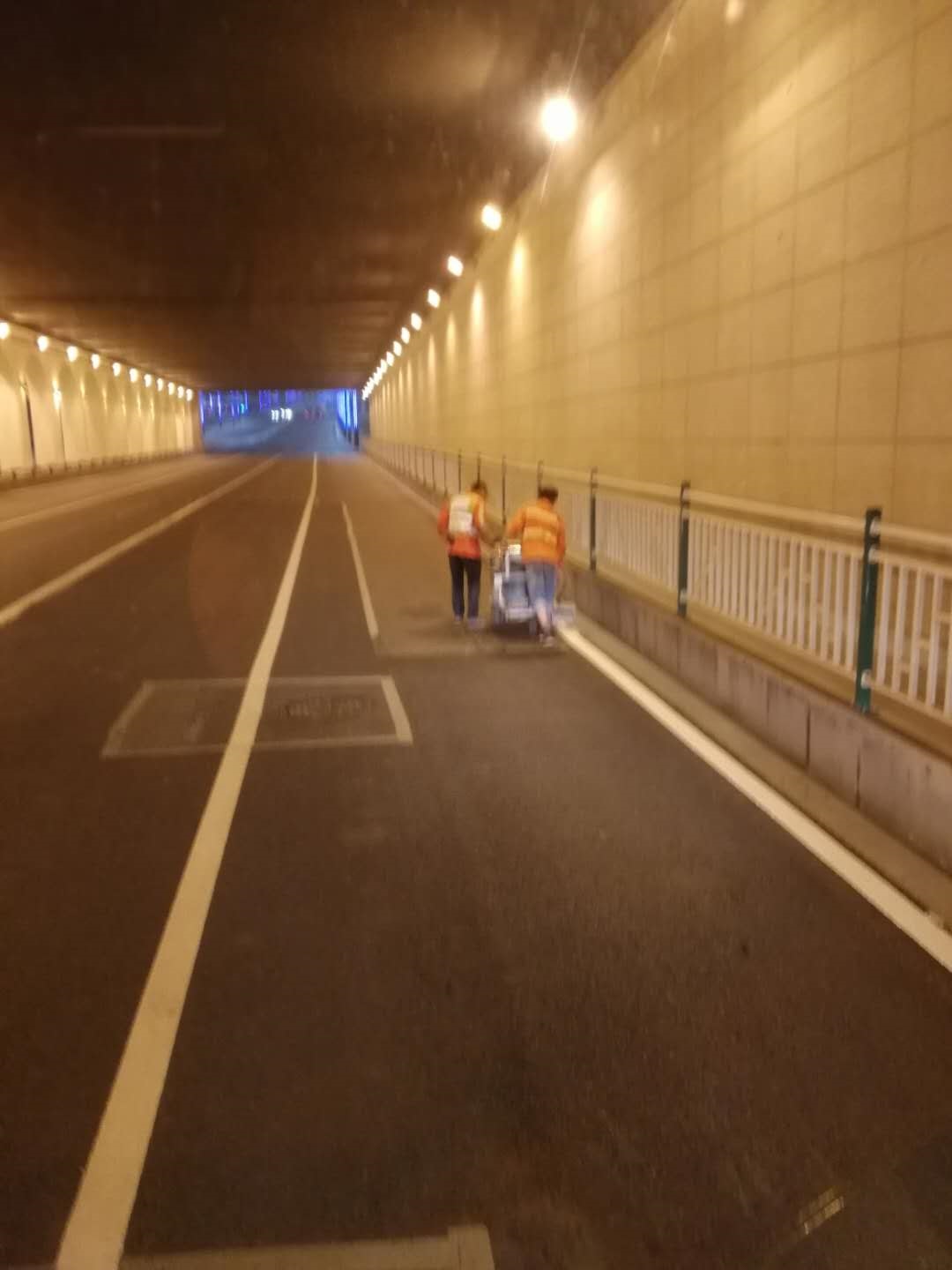 停车位划线划标号,四川泸州停车场划车位线,路面划线