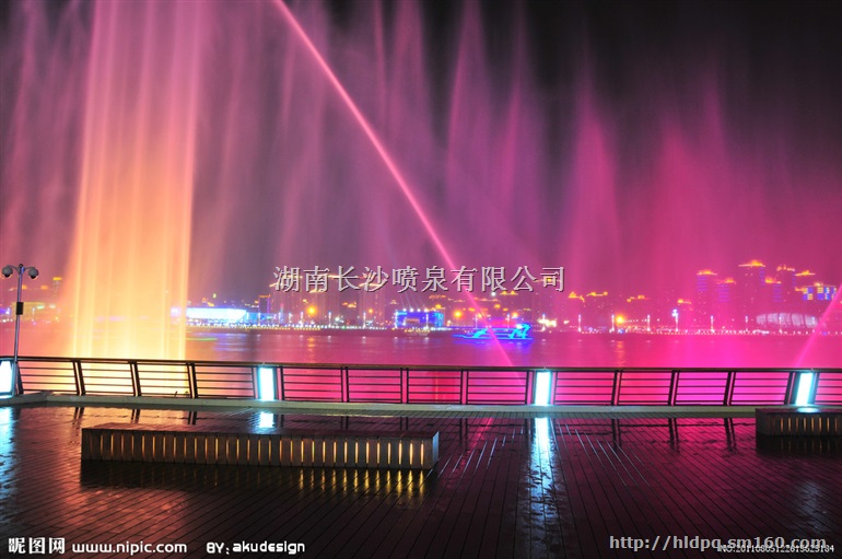 湖中音乐喷泉-喷泉公司-长沙喷泉公司-长沙喷泉公司