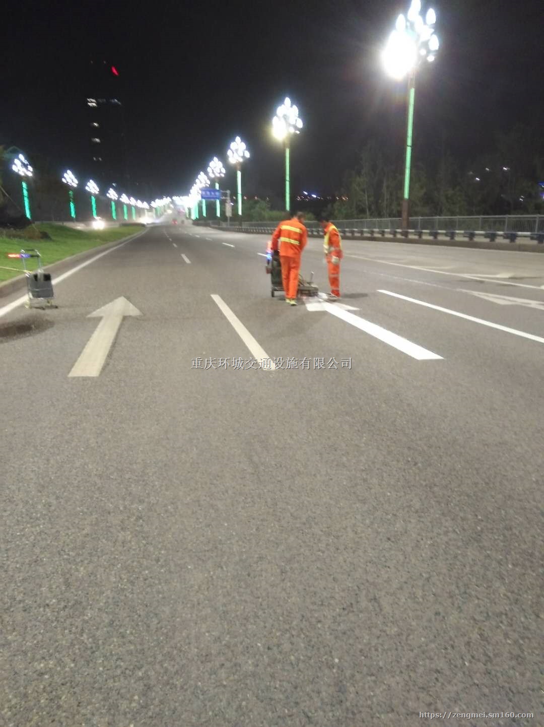 重庆标示标牌，重庆车库划线公司，专业道路划线 单位