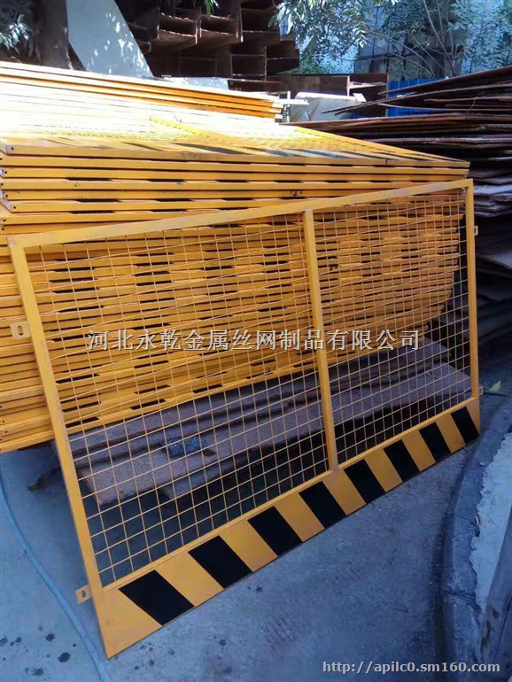 供应基坑临边防护栏/施工安全电梯门/井口防护栏