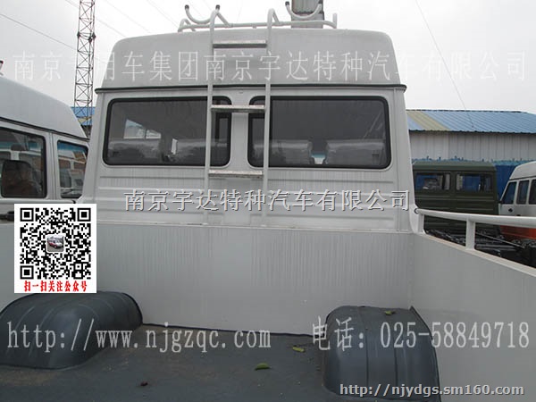 依维柯得意11座工程车 NJ5048XGC65A