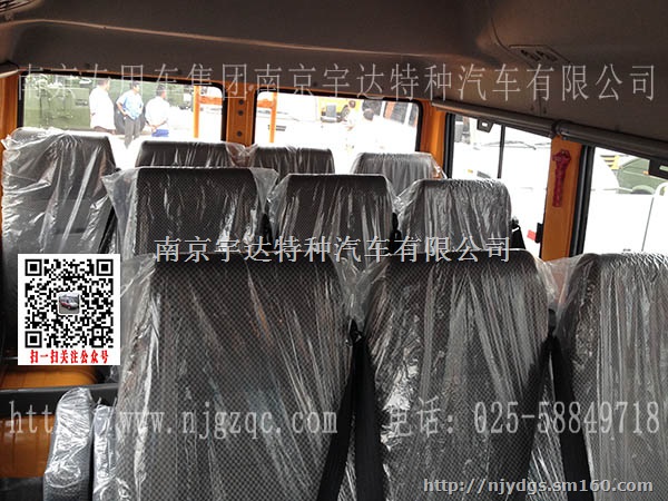 依维柯得意13座工程车 NJ5048XGC675A