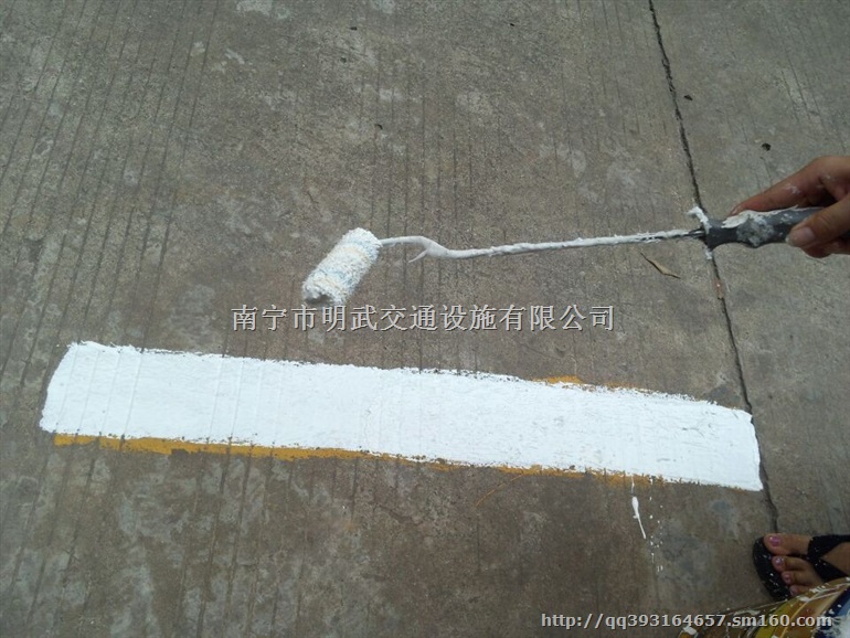 南宁反光标志漆标线批发价