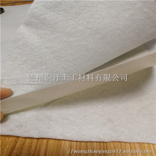 甘肃酒泉900克蓄水池复合土工膜厂家