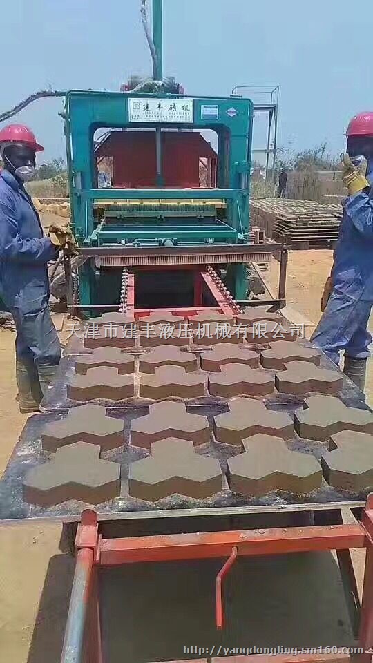 供应陕西渭南荷兰砖制砖机/建丰免烧砖机/建丰