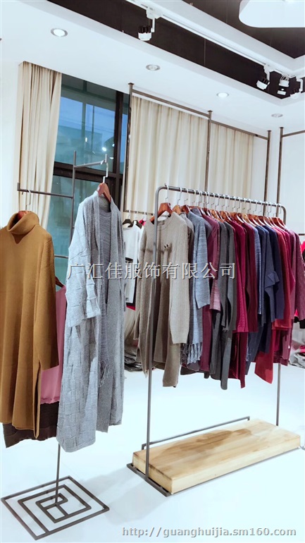 打底衫女装批发新款品牌折扣女装批发厂家一站式供货