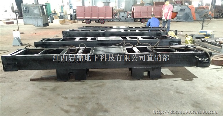 液压自卸式矿车