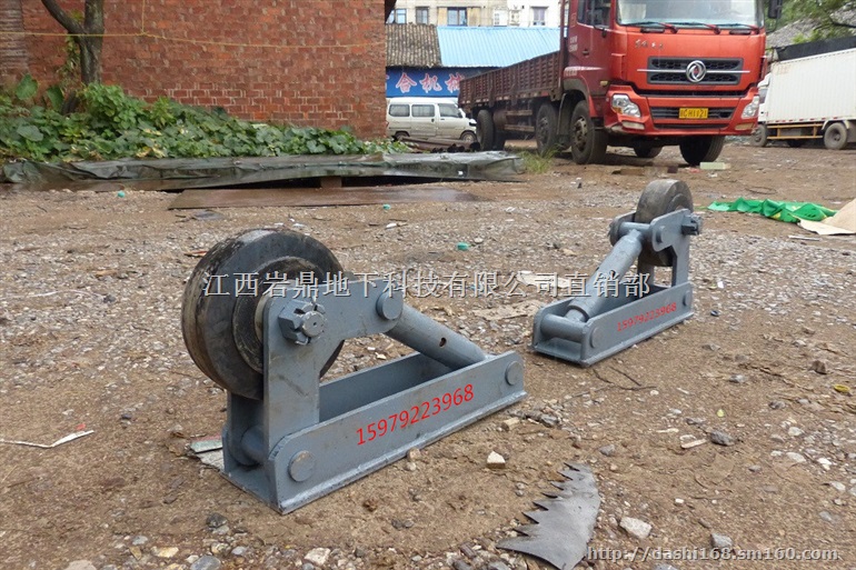 立井凿井吊盘固定器