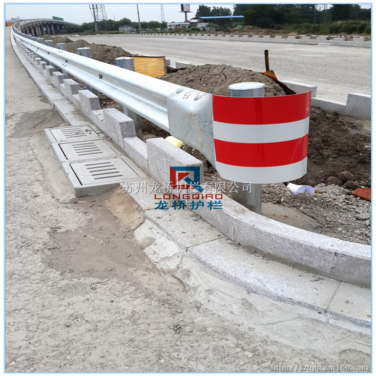贵阳公路波形梁钢护栏 贵阳波形梁护栏 龙桥护栏直销