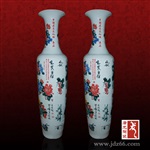 手绘青花陶瓷礼品花瓶定做，创意礼品陶瓷花瓶