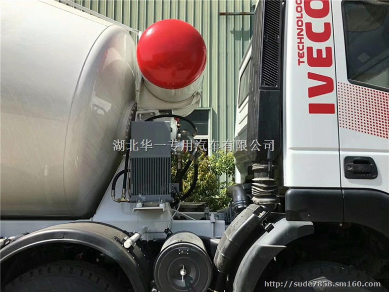 红岩14方轻量化混凝土搅拌车图片 配置