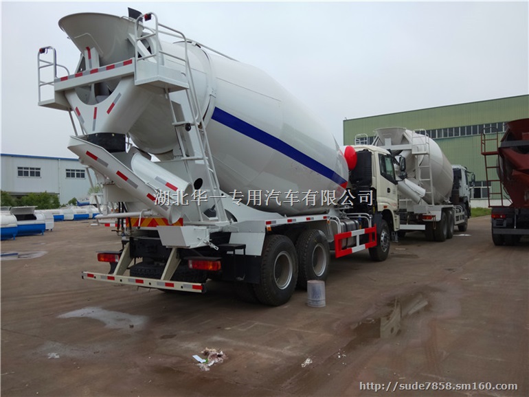 福田欧曼12方搅拌车暑期有优惠了