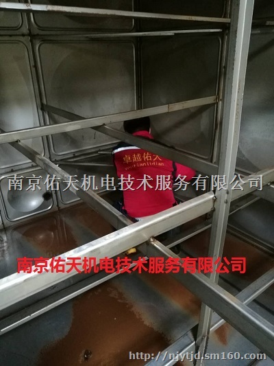 南京医院304不锈钢模压保温水箱清洗