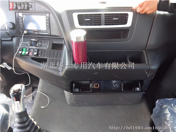 重汽汕德卡轻量化搅拌车隆重上市