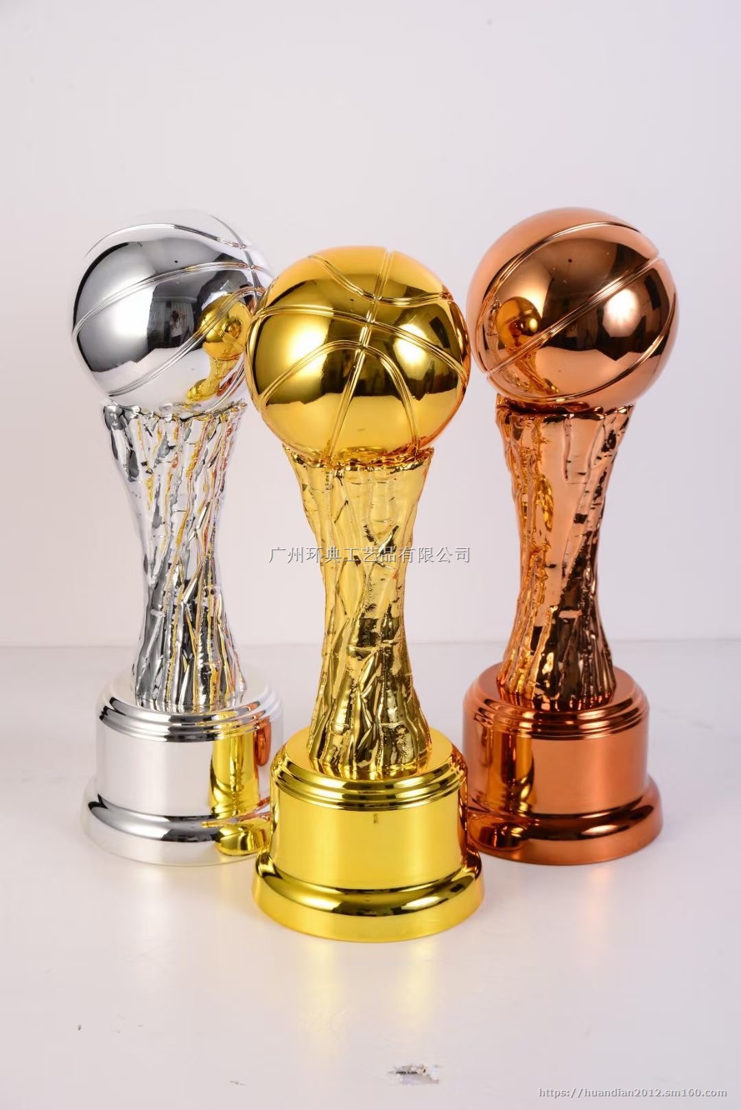 体育比赛奖杯，羽毛球比赛奖杯，足球比赛奖杯