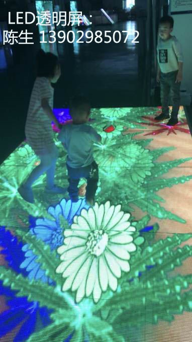 景区玻璃栈道感应LED透明屏