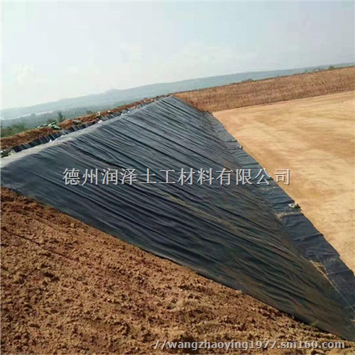 山西鱼塘采用0.5mm厚防渗膜铺设