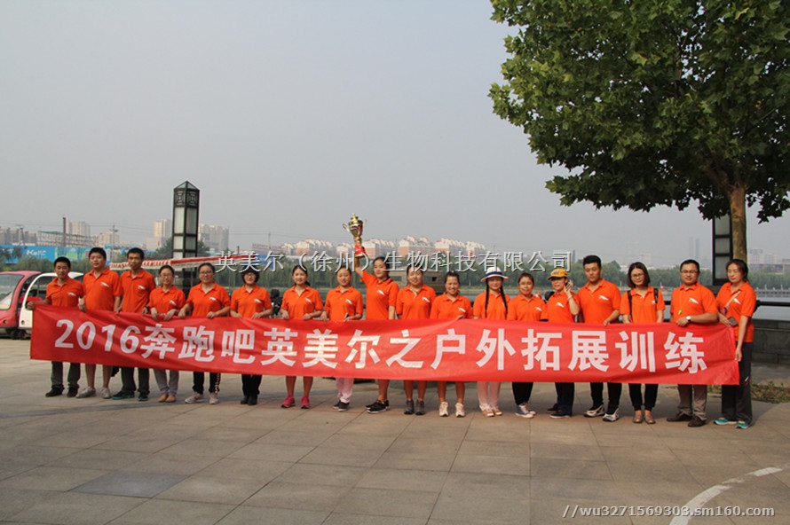 新犊牛怎样喂料育肥快小犊牛吃什么料-犊牛吃开胃