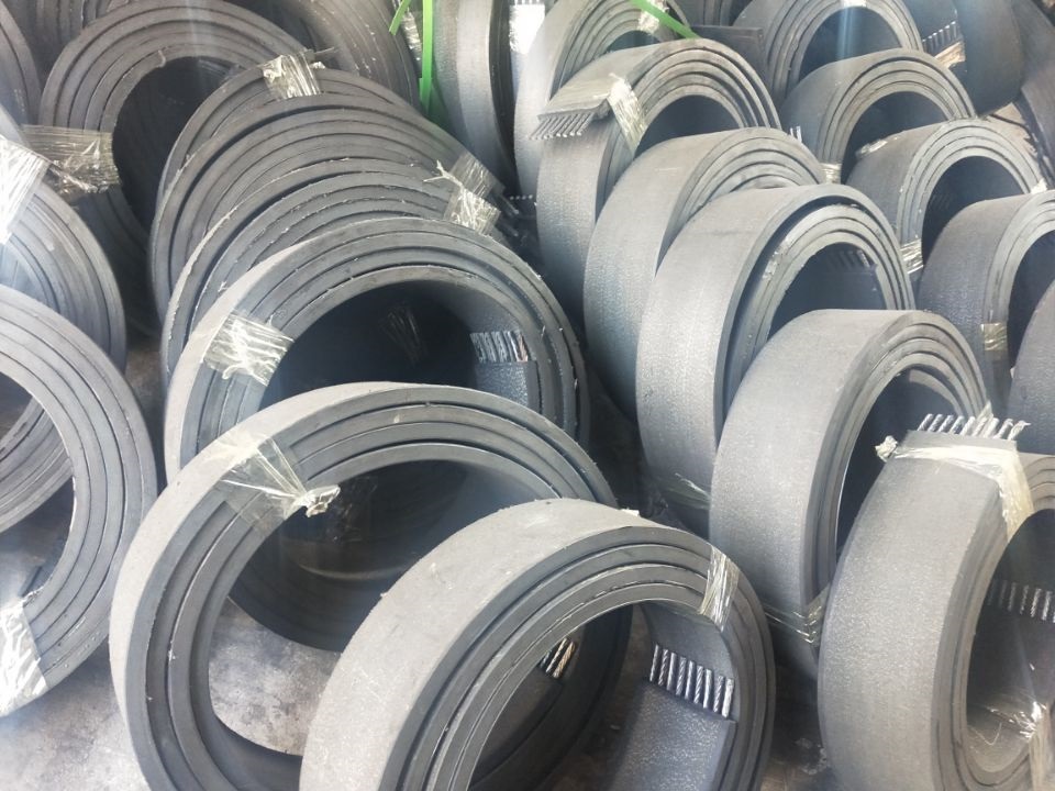 防撕裂抽油机输送带  抽油机输送带生产厂家