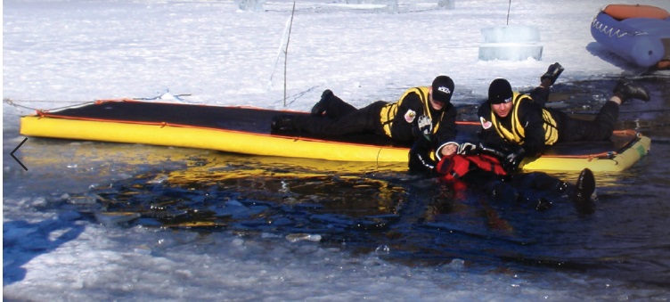 德国萨瓦水冰面救援浮桥
